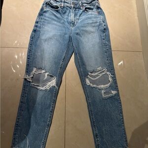 American Eagle mom jean